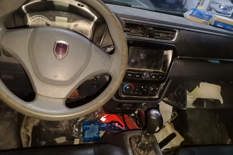 Used Jinbei Hiace X30 2019 1.5L Van Comfort Model China VI SWC15M Center Console