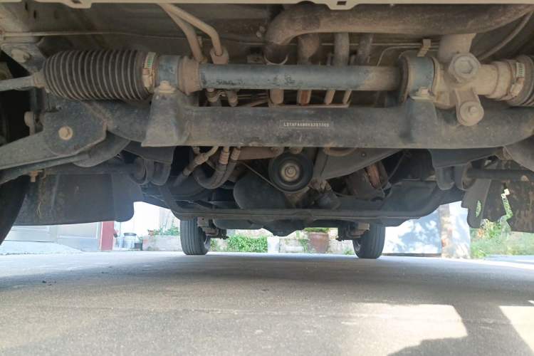 Used Jinbei Hiace X30 2019 1.5L Van Comfort Model China VI SWC15M Chassis Front
