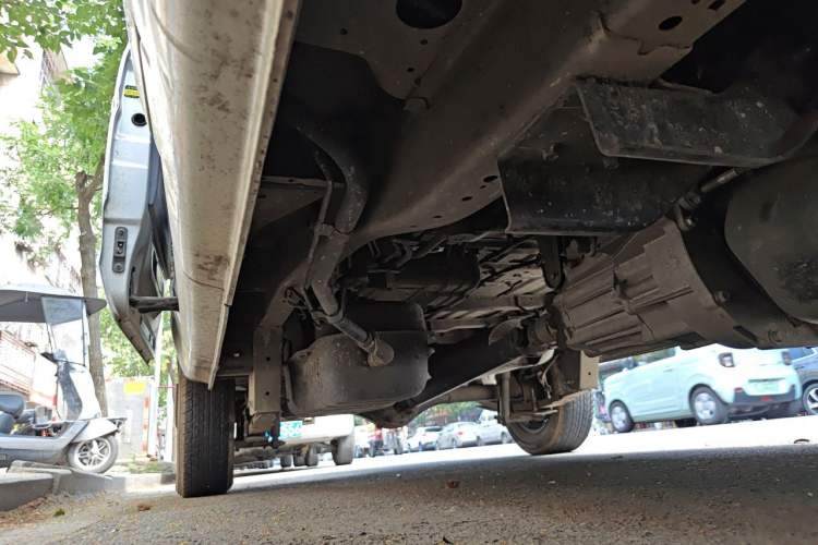 Used Jinbei Hiace X30 2019 1.5L Standard Version China VI SWC15M Chassis Front Right