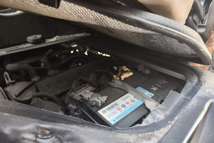 Used Jinbei Hiace X30 2019 1.5L Van Standard Model China VI SWC15M Engine Bay Left