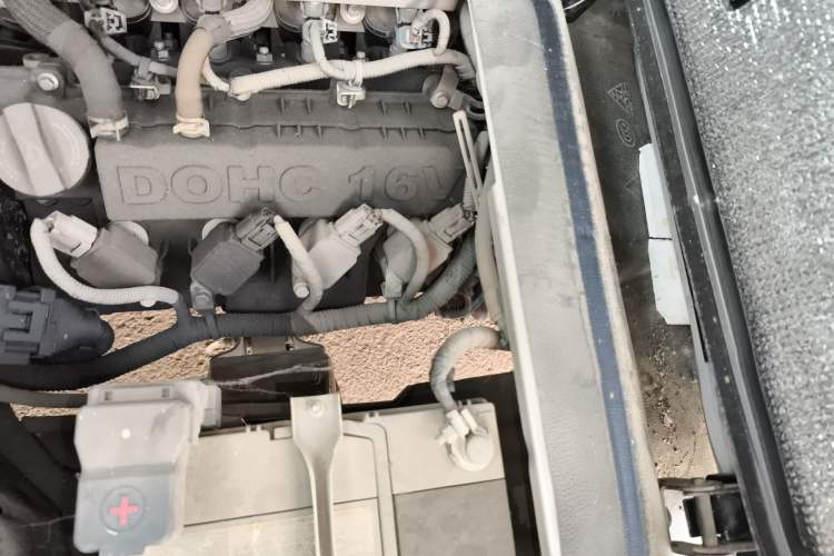 Used Jinbei Hiace X30 2019 1.5L Van Standard Model China VI SWC15M Engine Bay Left