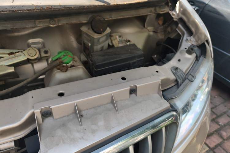 Used Jinbei Hiace X30  Engine Bay Left