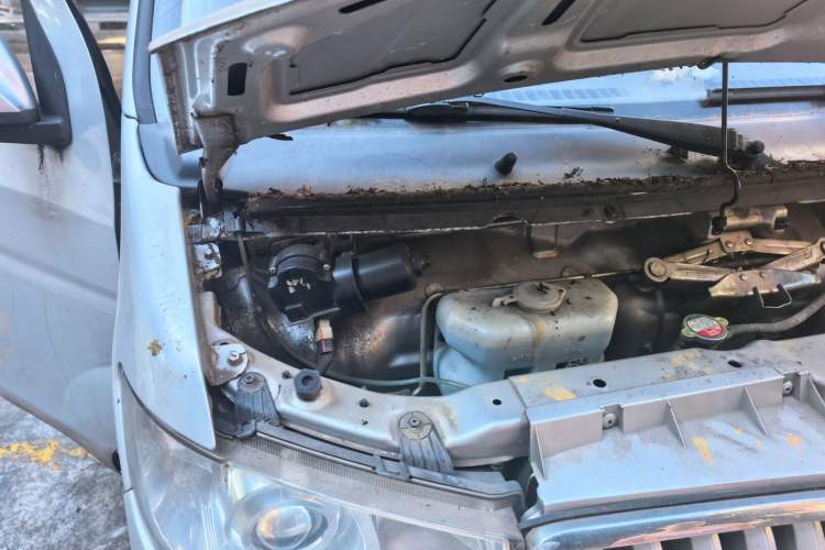 Used Jinbei Hiace X30 2019 1.5L Standard Version China VI SWC15M Engine Bay Right