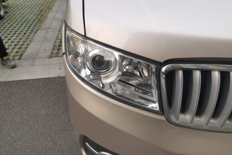 Used Jinbei Hiace X30 2019 1.5L Van Comfort Model China VI SWC15M Exterior 6