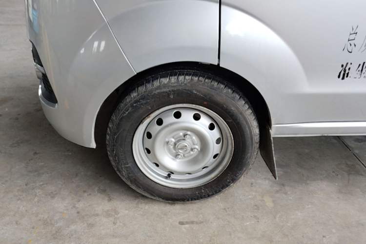 Used Jinbei Hiace X30 2019 1.5L Van Standard Model China VI SWC15M Left Front Wheel Hub