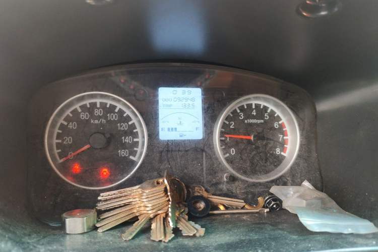 Used Jinbei Hiace X30  Odometer Close Up
