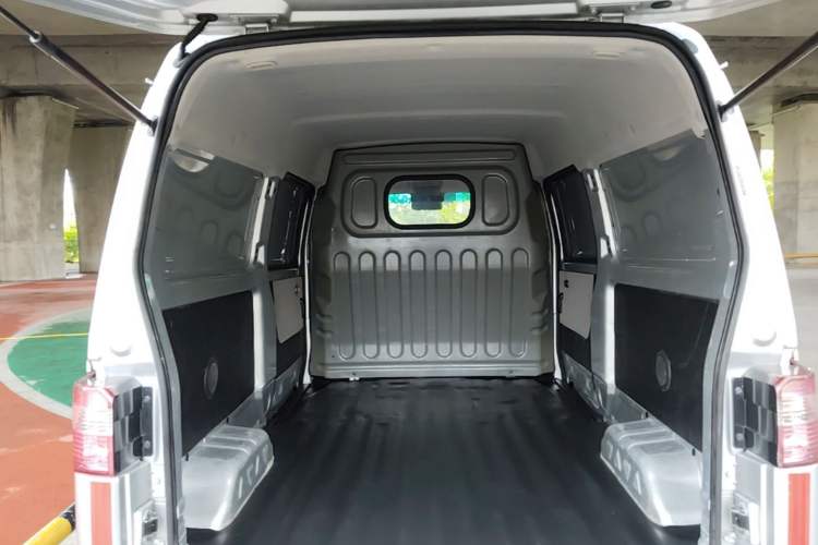 Used Jinbei Hiace X30 2019 1.5L Van Standard Model China VI SWC15M Trunk