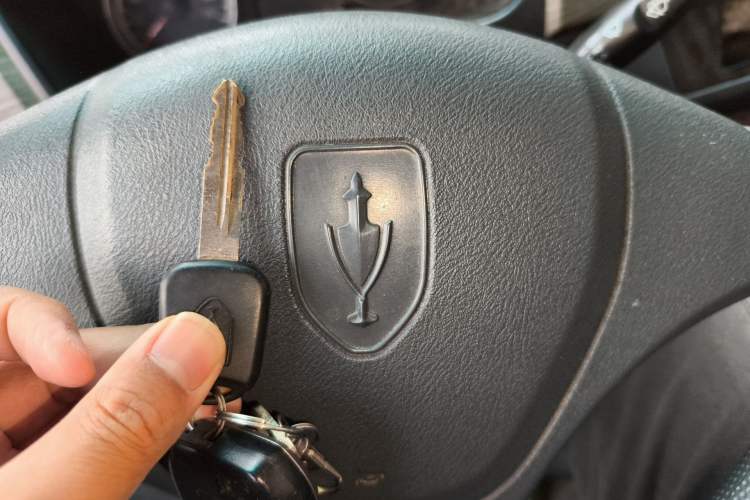 Used Jinbei Hiace X30 2019 1.5L Van Standard Model China VI SWC15M Vehicle Key