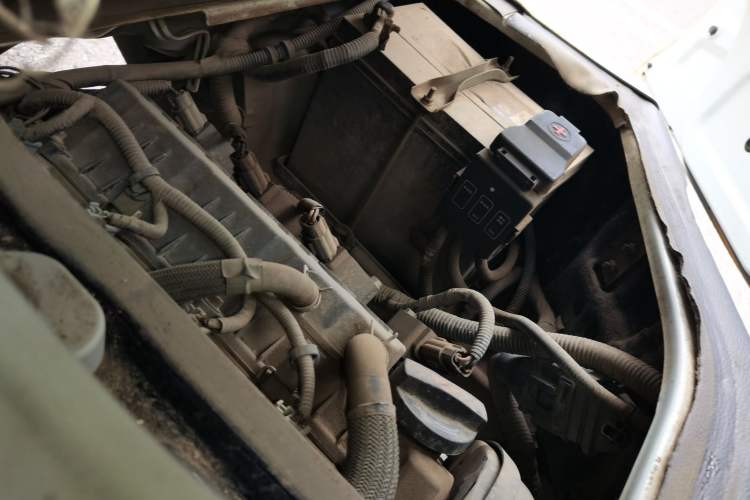 Used Jinbei Hiace X30 2019 1.5L Van Standard Model China VI SWC15M Engine Bay Left