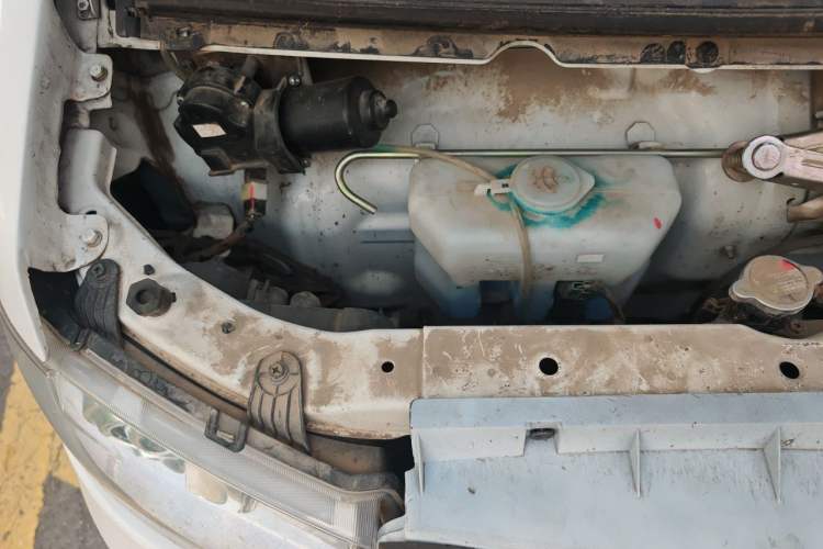 Used Jinbei Hiace X30 2019 1.5L Van Comfort Model China VI SWC15M Engine Bay Right