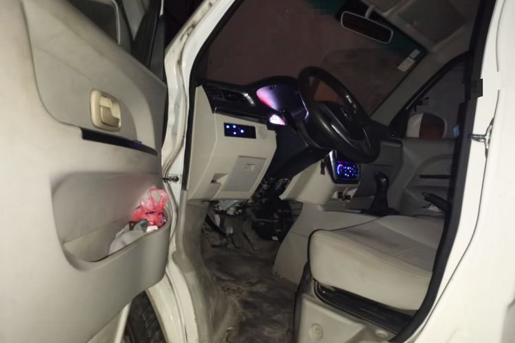 Used Jinbei Hiace X30 2019 1.5L Van Comfort Model China VI SWC15M Interior 3