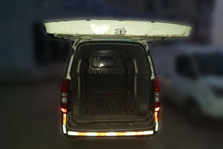 Used Jinbei Hiace X30 2019 1.5L Van Comfort Model China VI SWC15M Trunk