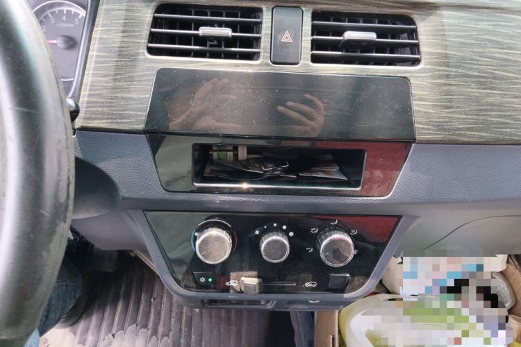 Used Jinbei Hiace X30 2020 1.5L Van Super-Enjoyment Model China VI Standard SWC15M Audio And AC Panel