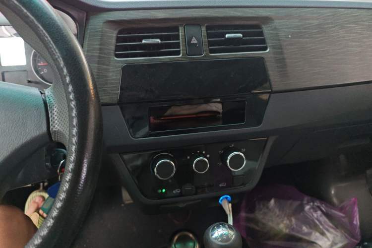 Used Jinbei Hiace X30 2020 1.5L Super-Comfortable Version China VI Standard SWC15M Audio And AC Panel