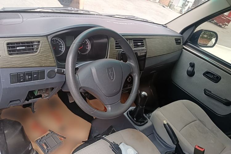 Used Jinbei Hiace X30 2020 1.5L Van Super-Enjoyment Model China VI Standard SWC15M Center Console