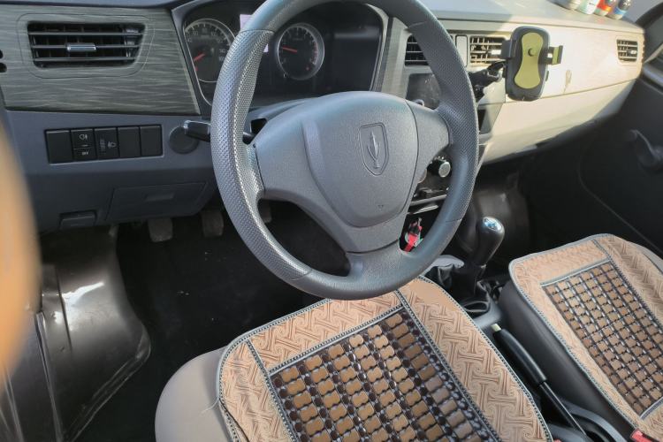 Used Jinbei Hiace X30 2020 1.5L Van Super-Enjoyment Model China VI Standard SWC15M Center Console