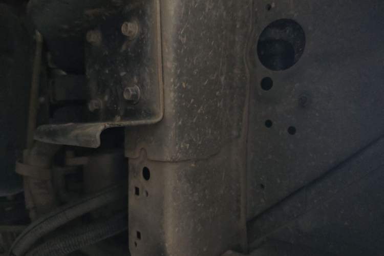 Used Jinbei Hiace X30 2020 1.5L Super-Comfortable Version China VI Standard SWC15M Chassis Front Right