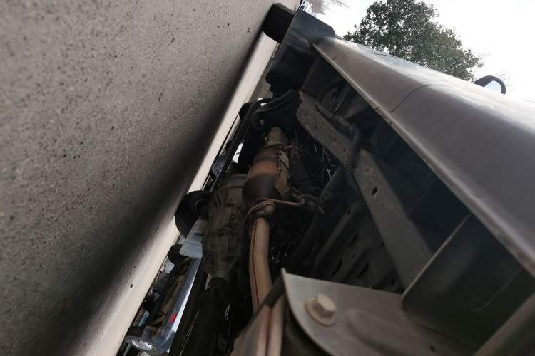 Used Jinbei Hiace X30 2020 1.5L Super-Comfortable Version China VI Standard SWC15M Chassis Rear Left