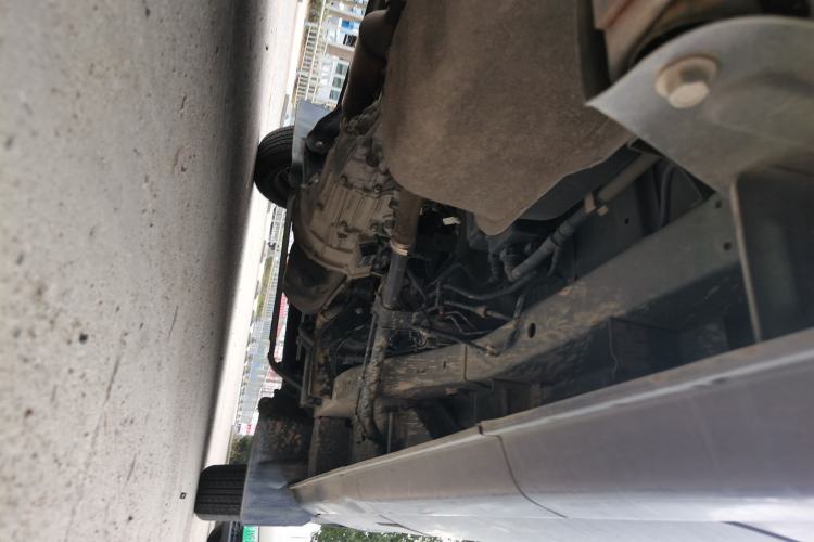 Used Jinbei Hiace X30 2020 1.5L Super-Comfortable Version China VI Standard SWC15M Chassis Rear Right
