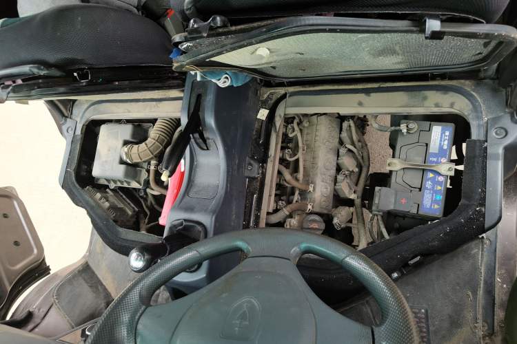 Used Jinbei Hiace X30 2020 1.5L Super-Comfortable Version China VI Standard SWC15M Engine Bay