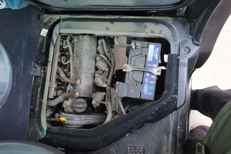 Used Jinbei Hiace X30 2020 1.5L Super-Comfortable Version China VI Standard SWC15M Engine Bay Left
