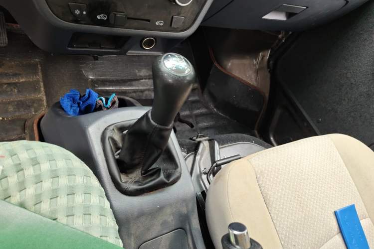 Used Jinbei Hiace X30 2020 1.5L Super-Comfortable Version China VI Standard SWC15M Gear Lever
