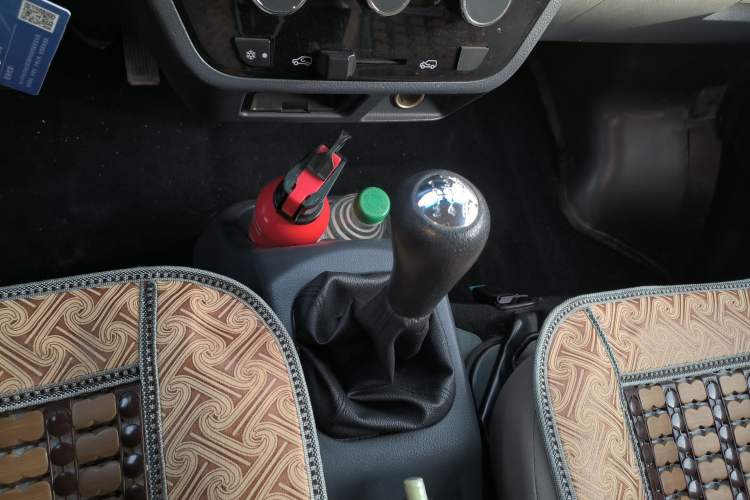 Used Jinbei Hiace X30 2020 1.5L Van Super-Enjoyment Model China VI Standard SWC15M Gear Lever