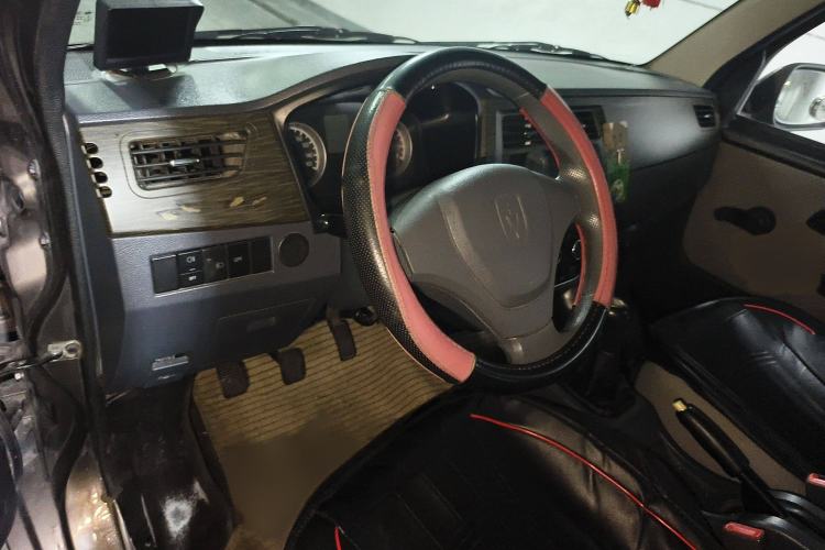 Used Jinbei Hiace X30 2020 1.5L Super-Comfortable Version China VI Standard SWC15M Interior 2