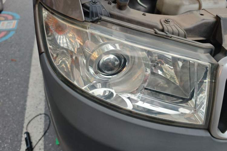Used Jinbei Hiace X30 2020 1.5L Super-Comfortable Version China VI Standard SWC15M Right Front Headlight