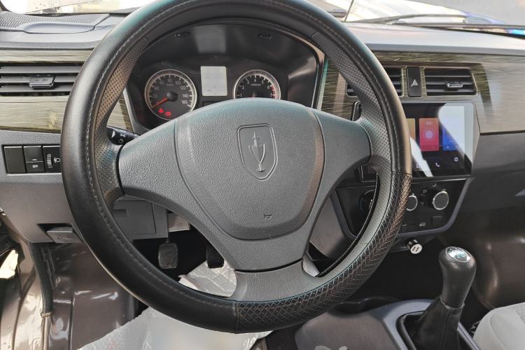 Used Jinbei Hiace X30 2020 1.5L Super-Comfortable Version China VI Standard SWC15M Steering Wheel