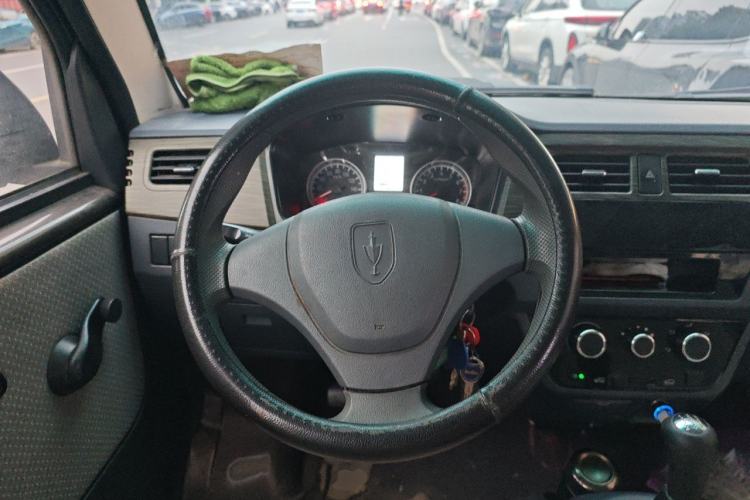 Used Jinbei Hiace X30 2020 1.5L Super-Comfortable Version China VI Standard SWC15M Steering Wheel