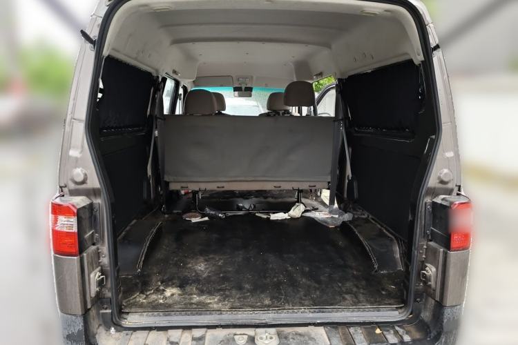 Used Jinbei Hiace X30 2020 1.5L Super-Comfortable Version China VI Standard SWC15M Trunk