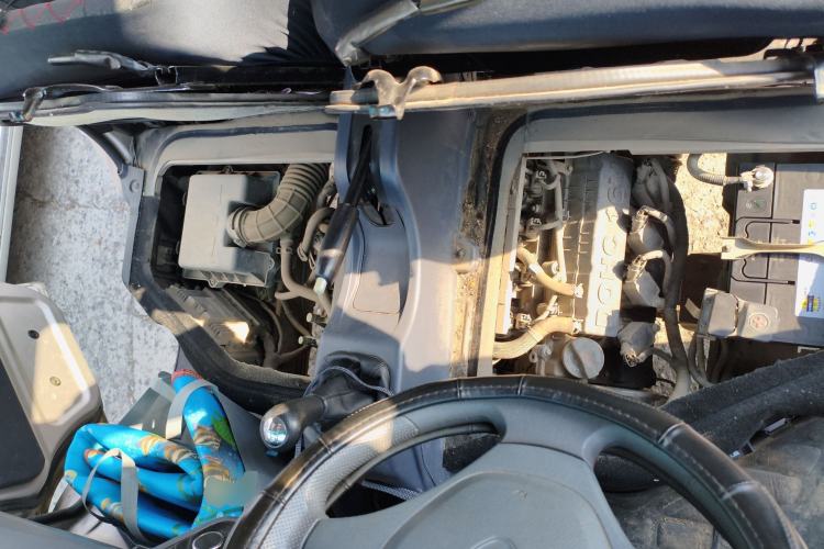 Used Jinbei Hiace X30 2020 1.5L Super-Comfortable Version China VI Standard SWC15M Engine Bay