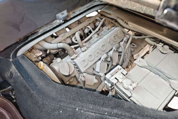 Used Jinbei Hiace X30 2020 1.5L Van Super-Enjoyment Model China VI Standard SWC15M Engine Bay