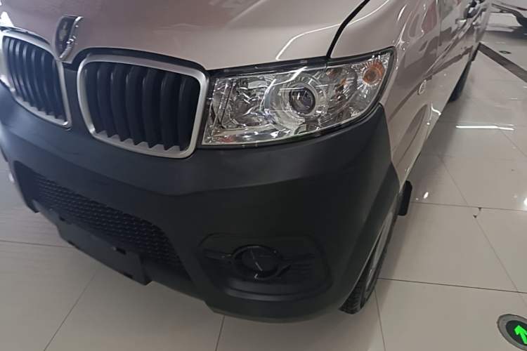 Used Jinbei Hiace X30 2020 1.5L Super-Comfortable Version China VI Standard SWC15M Left Front Headlight