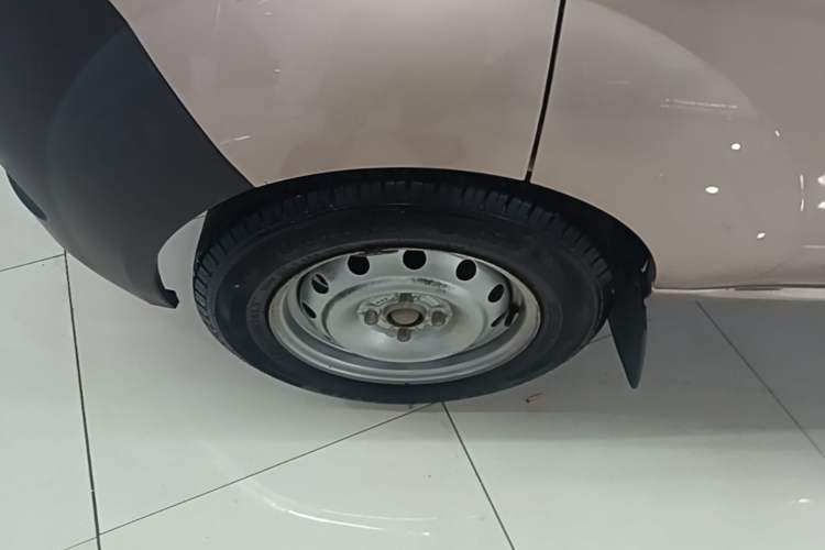 Used Jinbei Hiace X30 2020 1.5L Super-Comfortable Version China VI Standard SWC15M Left Front Wheel Hub