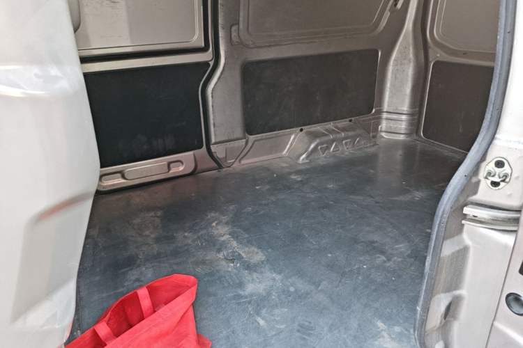 Used Jinbei Hiace X30 2020 1.5L Van Super-Enjoyment Model China VI Standard SWC15M Left Rear Seat
