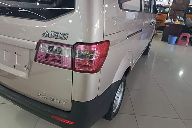 Used Jinbei Hiace X30 2020 1.5L Super-Comfortable Version China VI Standard SWC15M Right Rear Taillight