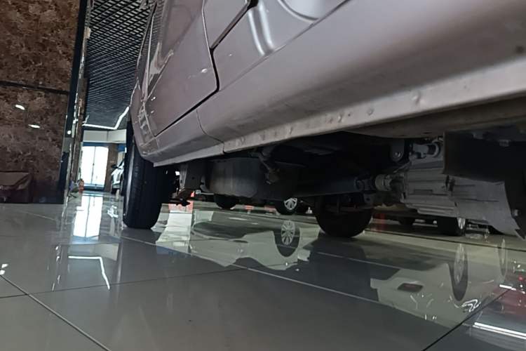Used Jinbei Hiace X30 2020 1.5L Super-Comfortable Version China VI Standard SWC15M Right Side Sill
