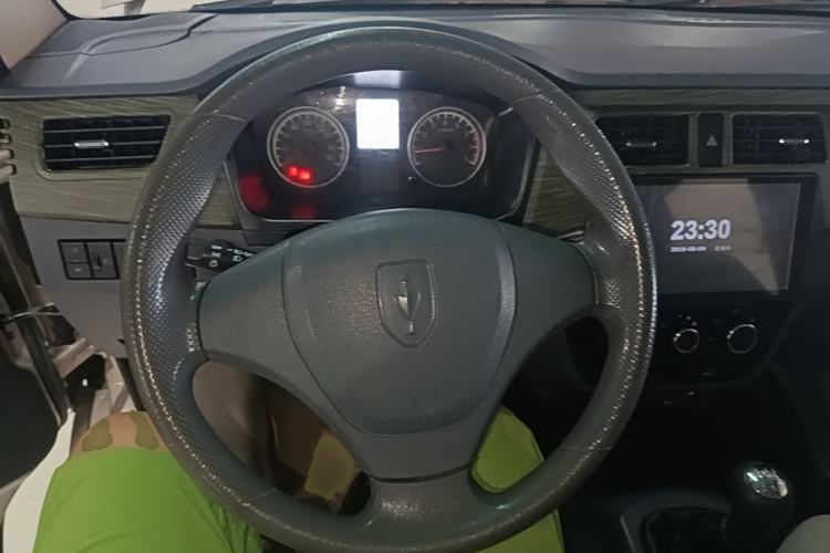 Used Jinbei Hiace X30 2020 1.5L Super-Comfortable Version China VI Standard SWC15M Steering Wheel