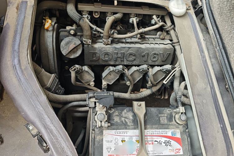 Used Jinbei Hiace X30  Engine Bay