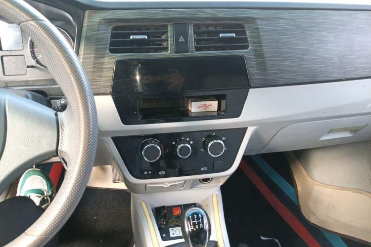 Used Jinbei Hiace X30 2020 1.5L Van Super-Enjoyment Model China VI Standard SWC15M Audio And AC Panel
