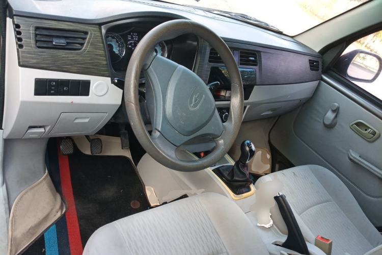 Used Jinbei Hiace X30 2020 1.5L Van Super-Enjoyment Model China VI Standard SWC15M Center Console