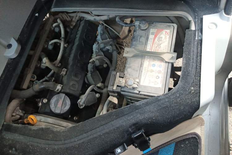 Used Jinbei Hiace X30 2020 1.5L Van Super-Enjoyment Model China VI Standard SWC15M Engine Bay