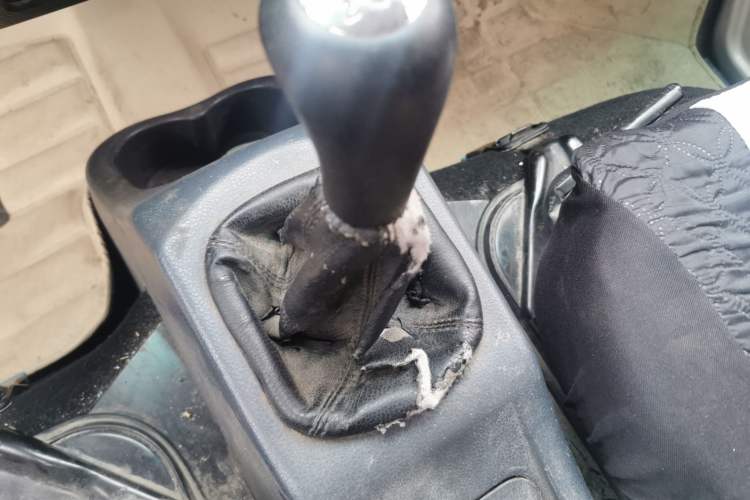 Used Jinbei Hiace X30  Gear Lever