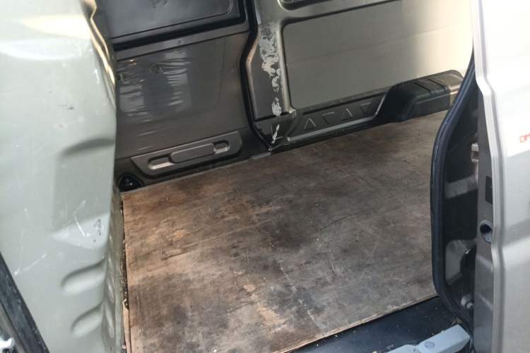 Used Jinbei Hiace X30 2020 1.5L Van Super-Enjoyment Model China VI Standard SWC15M Left Rear Seat