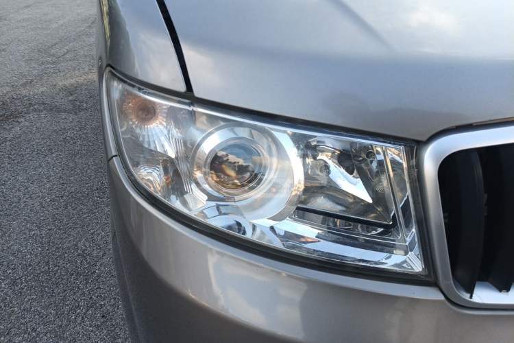 Used Jinbei Hiace X30 2020 1.5L Van Super-Enjoyment Model China VI Standard SWC15M Right Front Headlight