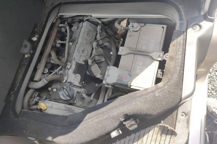 Used Jinbei Hiace X30 2020 1.5L Van Super-Enjoyment Model China VI Standard SWC15M Engine Bay