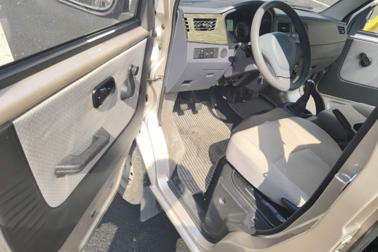 Used Jinbei Hiace X30 2020 1.5L Van Super-Enjoyment Model China VI Standard SWC15M Interior 3