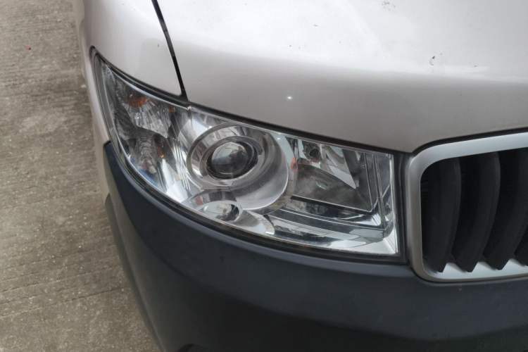 Used Jinbei Hiace X30 2020 1.5L Super-Comfortable Version China VI Standard SWC15M Right Front Headlight